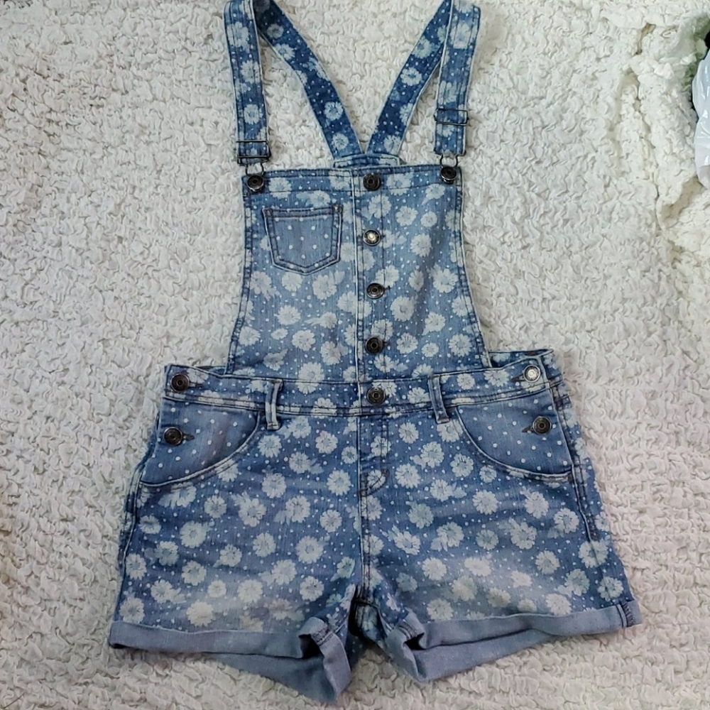 Cherokee Daisy Print Overall Shorts